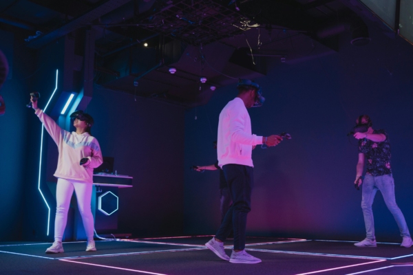 FREE ROAM VR ARENA